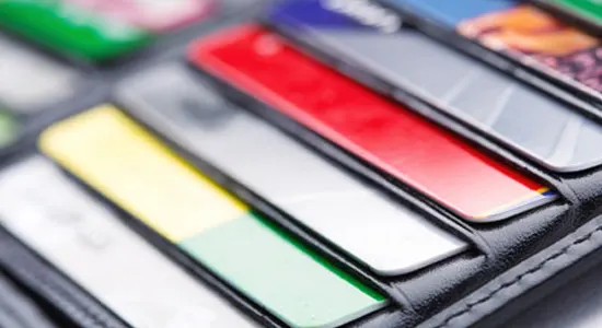 plastic-cards-in-a-wallet
